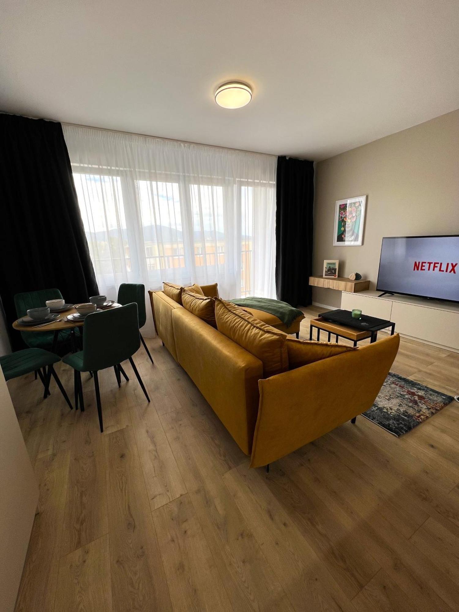 Cozy Stay Apartment Trenčín Εξωτερικό φωτογραφία