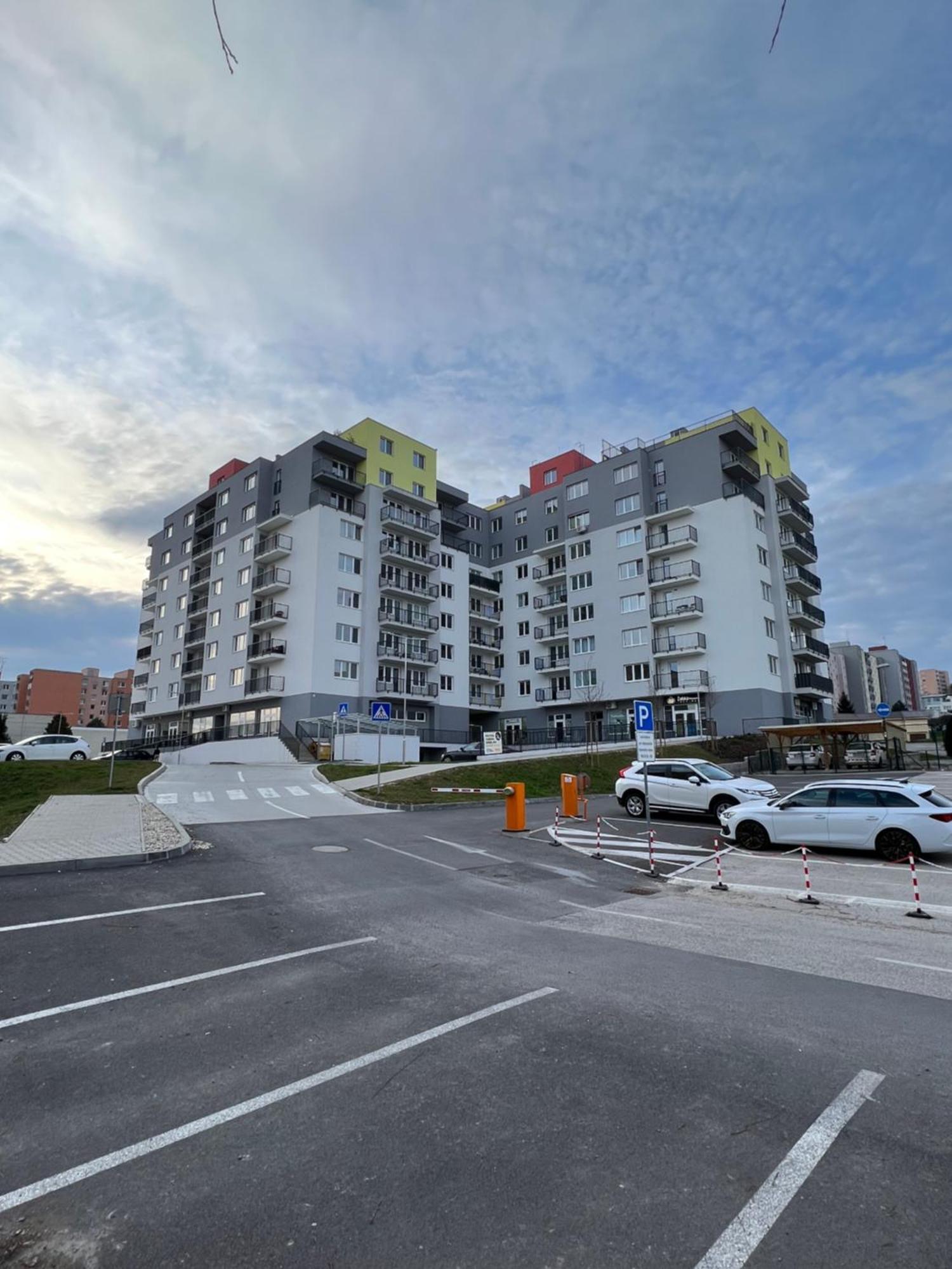 Cozy Stay Apartment Trenčín Εξωτερικό φωτογραφία